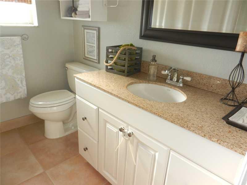 995 Southwest 13th Drive Boca Raton, FL 33486 - Photo 18 of 35