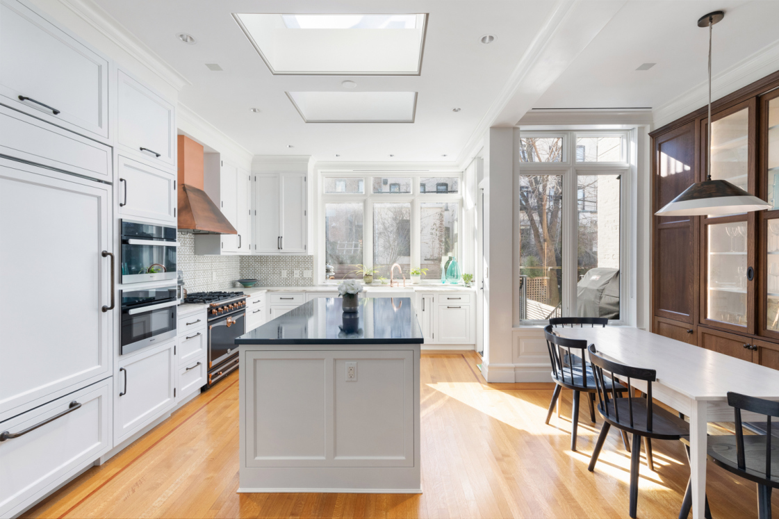 552 1st Street Brooklyn, NY 11215 - Photo 4 of 33