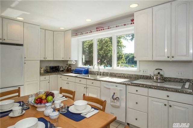 175 Old Field Road East Setauket, NY 11733 - Photo 7 of 20