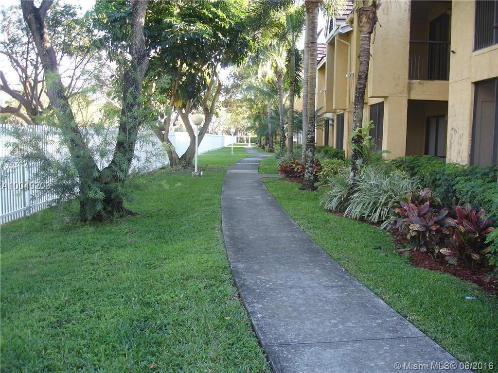 15551 Southwest 104th Terrace, Unit 825 Miami, FL 33196 - Photo 9 of 11