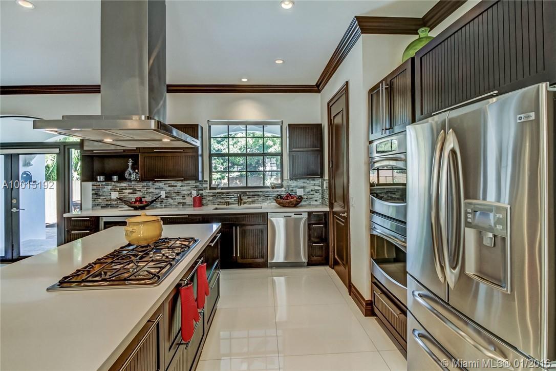 157 Southwest 20th Road Miami, FL 33129 - Photo 11 of 22