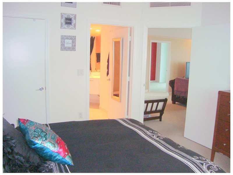 55 Southeast 6th Street, Unit 3902 Miami, FL 33131 - Photo 19 of 35