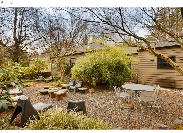 3034 Southwest Flower Terrace Portland, OR 97239 - Photo 12 of 16 Gallery Image 12