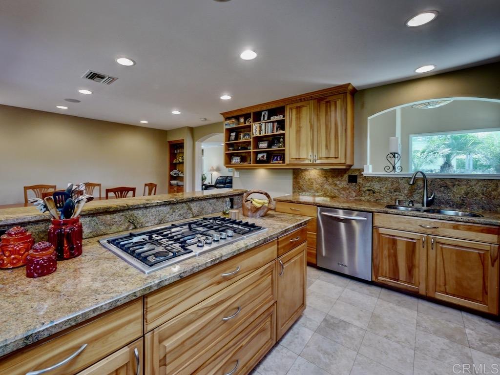 508 North Rios Avenue Solana Beach, CA 92075 - Photo 9 of 23