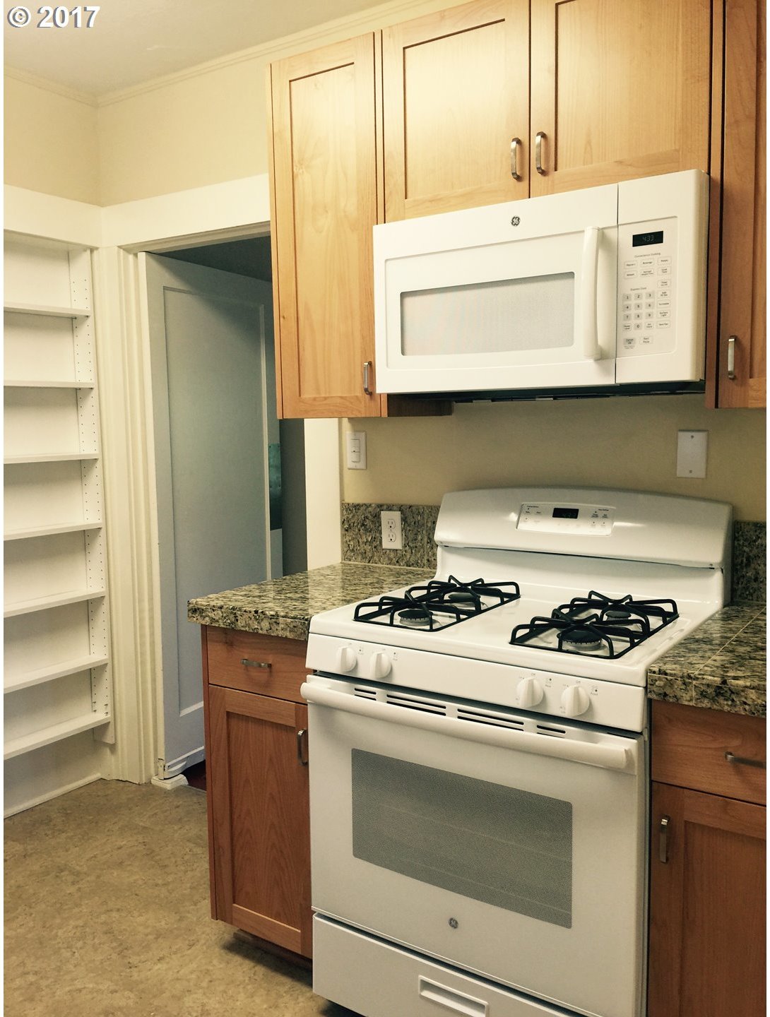 922 Southwest Curry Street Portland, OR 97239 - Photo 2 of 21 Gallery Image 2
