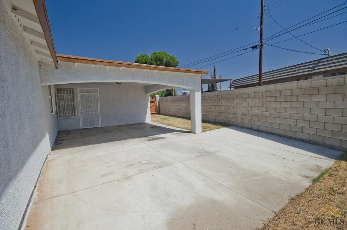 911 Sandra Drive Bakersfield, CA 93304 - Photo 23 of 31