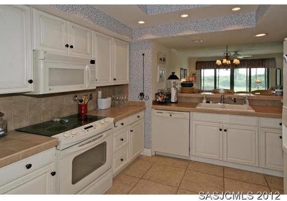 20 Dondanville Road St. Augustine, FL 32080 - Photo 8 of 25 Kitchen