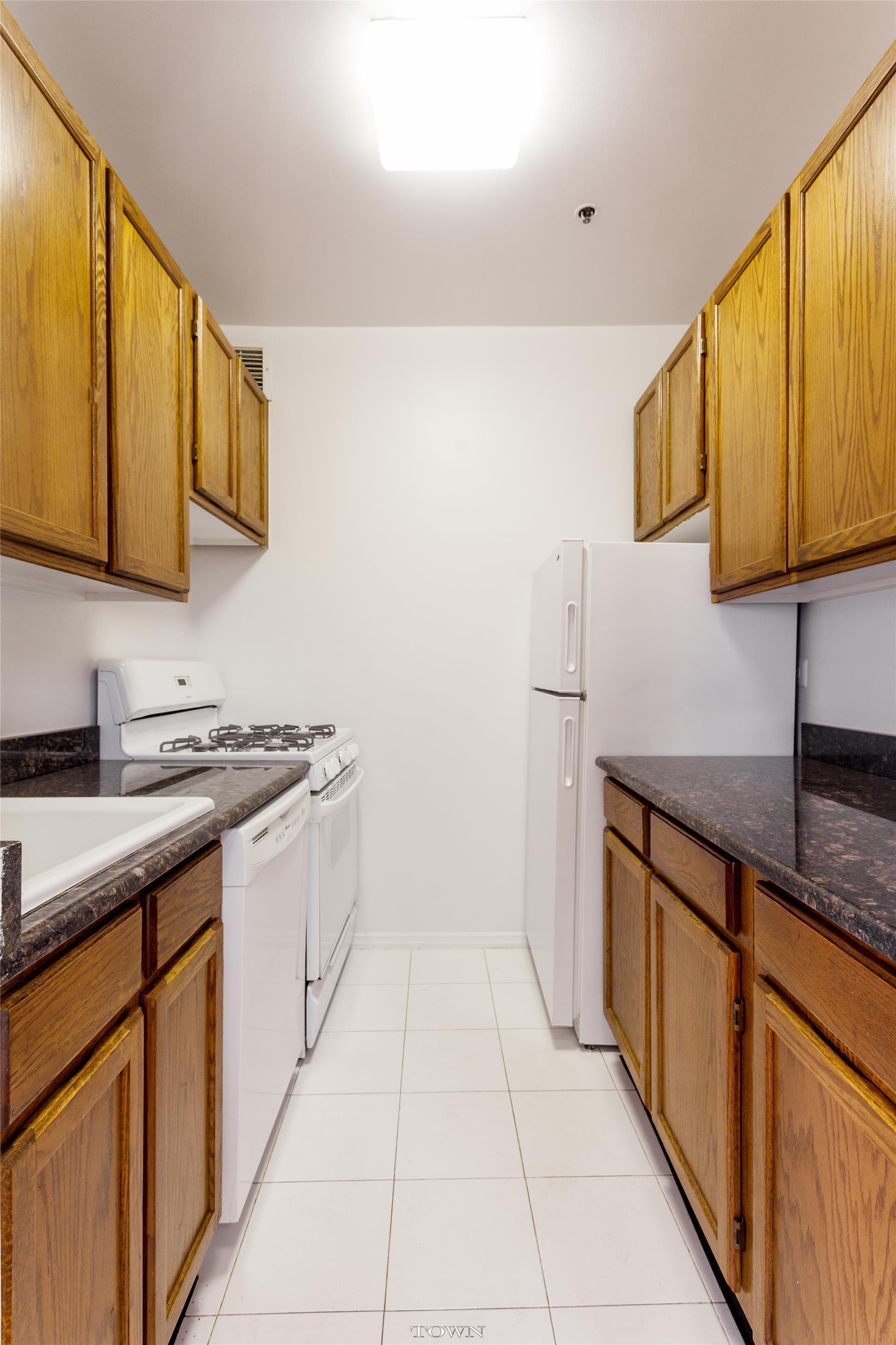 215 West 84th Street, Unit 609 Manhattan, NY 10024 - Photo 2 of 7