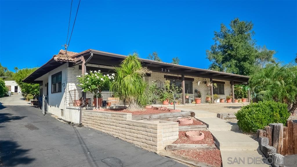 756 Hamilton Lane Fallbrook, CA 92028 - Photo 2 of 25