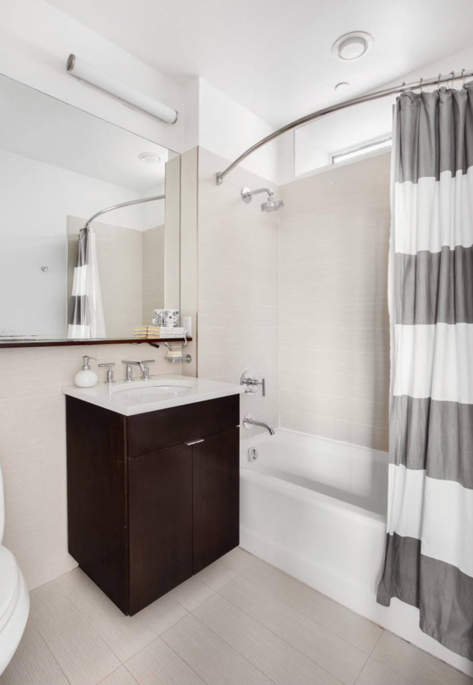 306 West 48th Street, Unit 34A Manhattan, NY 10036 - Photo 7 of 14