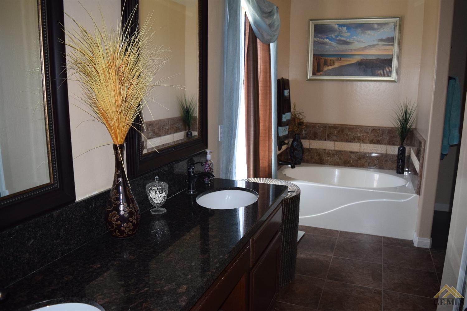 4502 Chinta Drive Bakersfield, CA 93313 - Photo 22 of 29