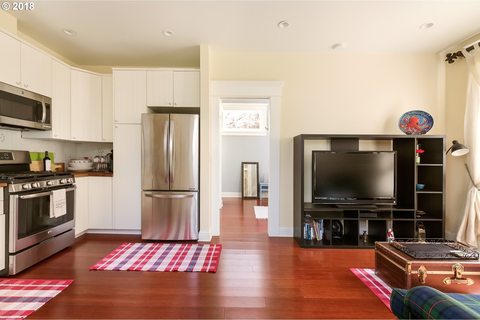 2188 Southwest Main Street Portland, OR 97205 - Photo 26 of 32 Gallery Image 26