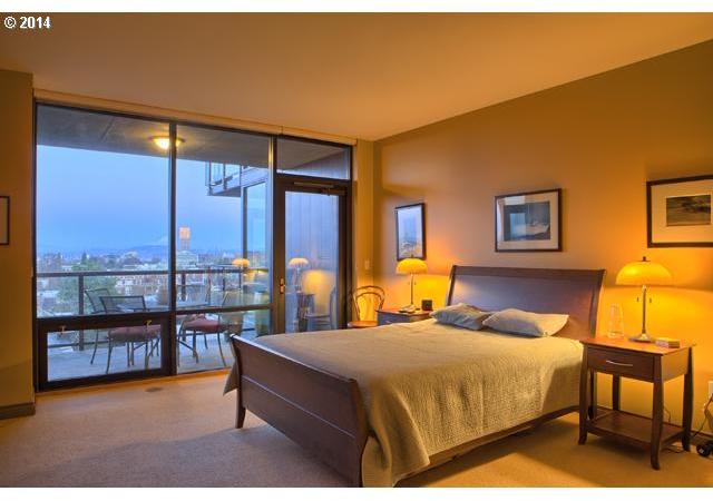 2448 Northwest Westover Road, Unit 201 Portland, OR 97210 - Photo 14 of 16 Gallery Image 14