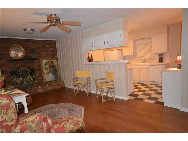 242 North Yates Road Memphis, TN 38120 - Photo 9 of 24