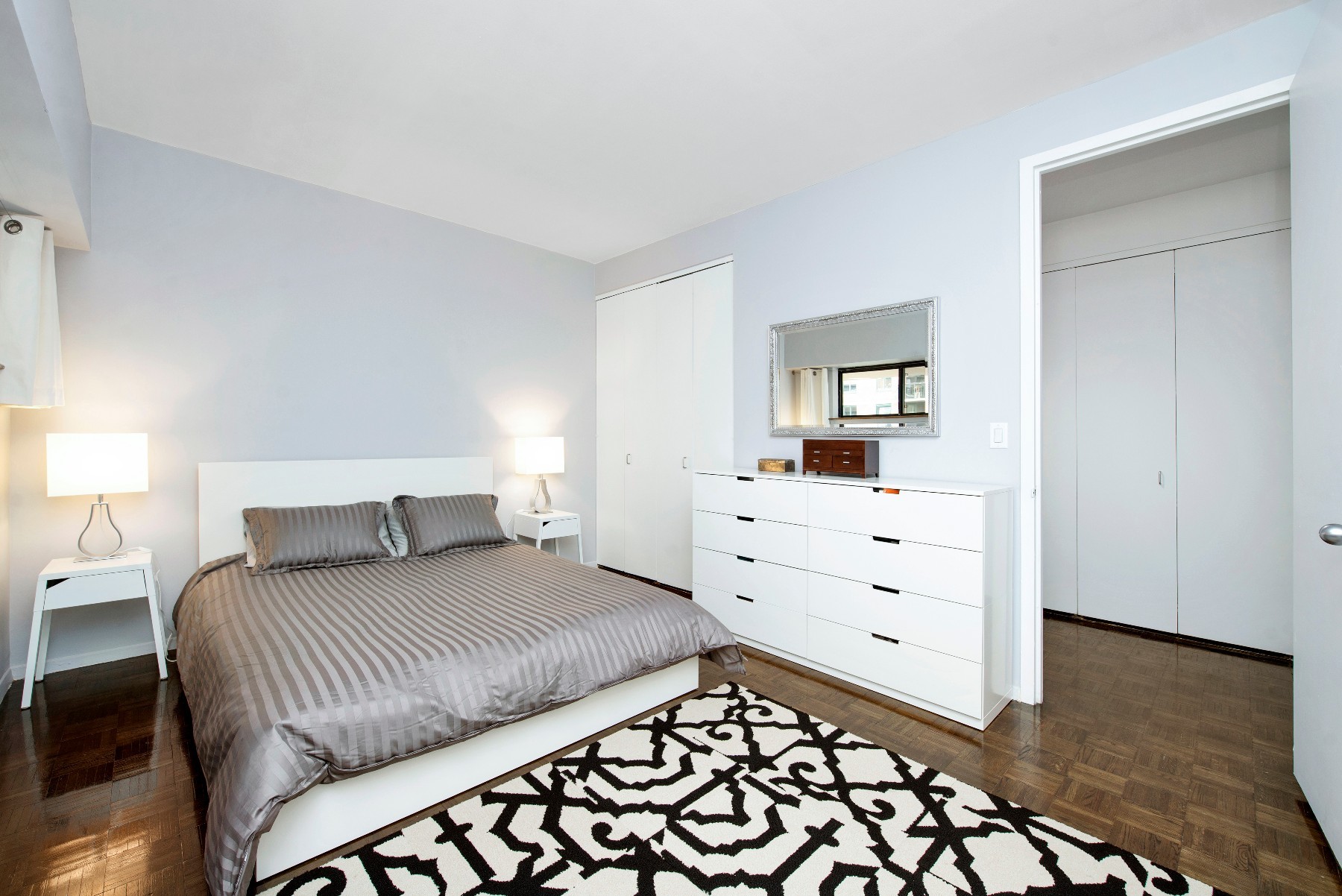 350 Albany Street, Unit 4Q Manhattan, NY 10280 - Photo 6 of 9