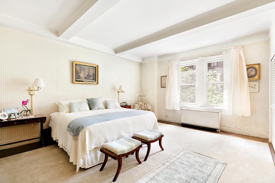 215 E 72nd Street, Unit 3E Manhattan, NY 10021 - Photo 3 of 9