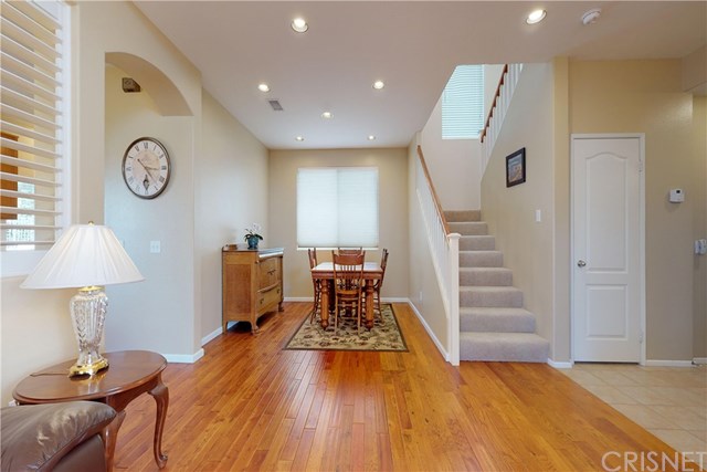 28427 Nicholas Circle Saugus, CA 91350 - Photo 10 of 32