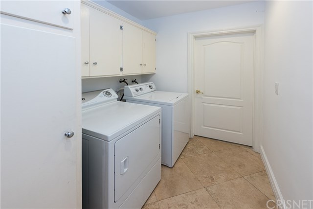 4450 La Barca Drive Tarzana, CA 91356 - Photo 16 of 28