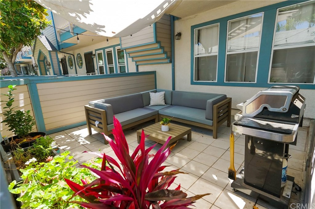 533 Walnut Avenue, Unit 9 Long Beach, CA 90802 - Photo 2 of 32