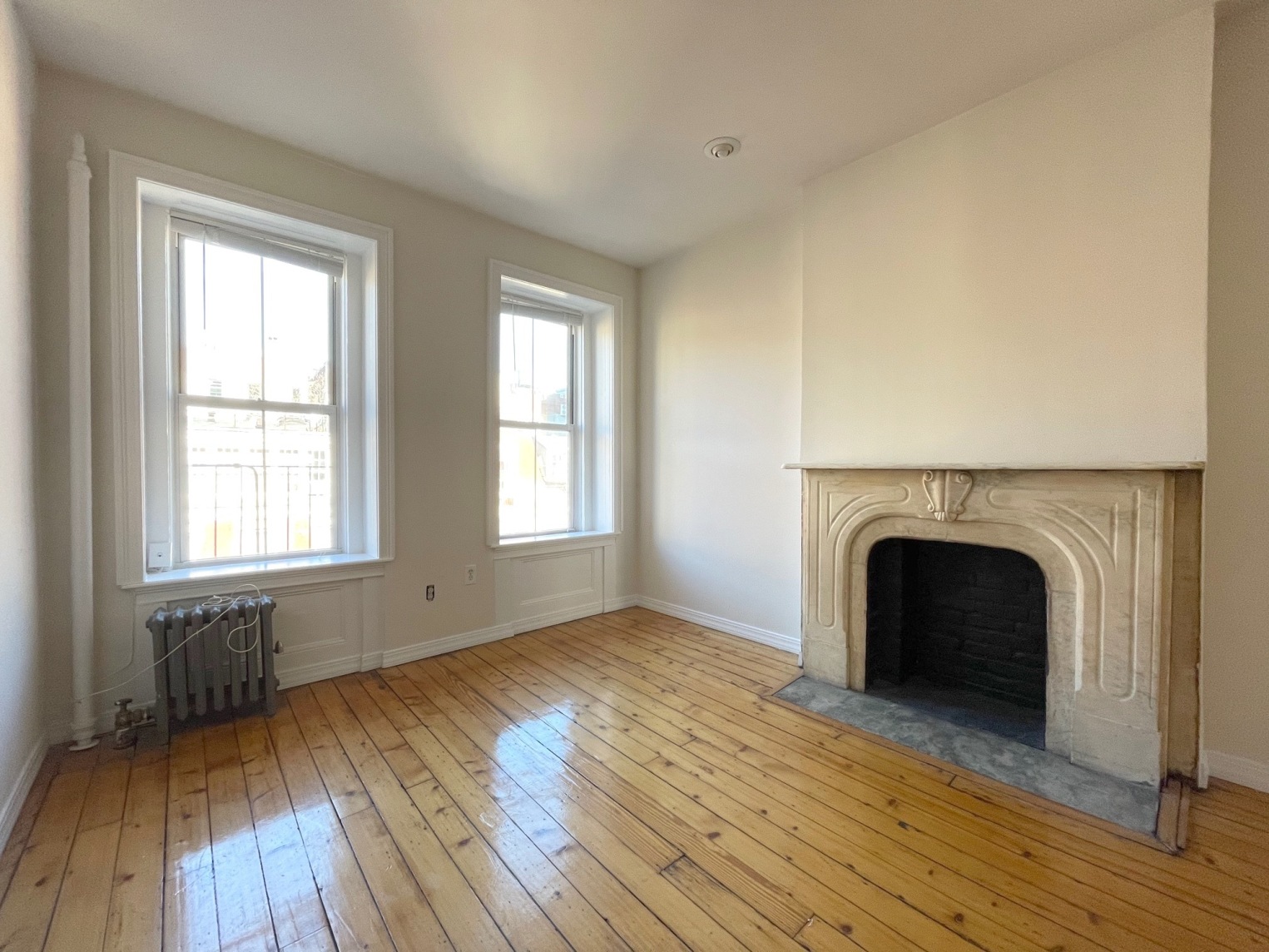 50 West 8th Street, Unit 4A Manhattan, NY 10011 - Photo 2 of 12