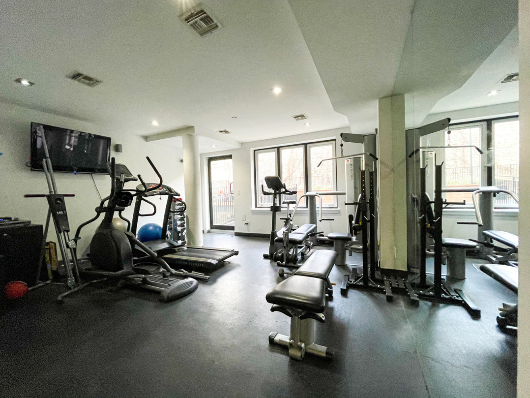 149 Huron St, Brooklyn, NY 11222 - Photo 3 of 4