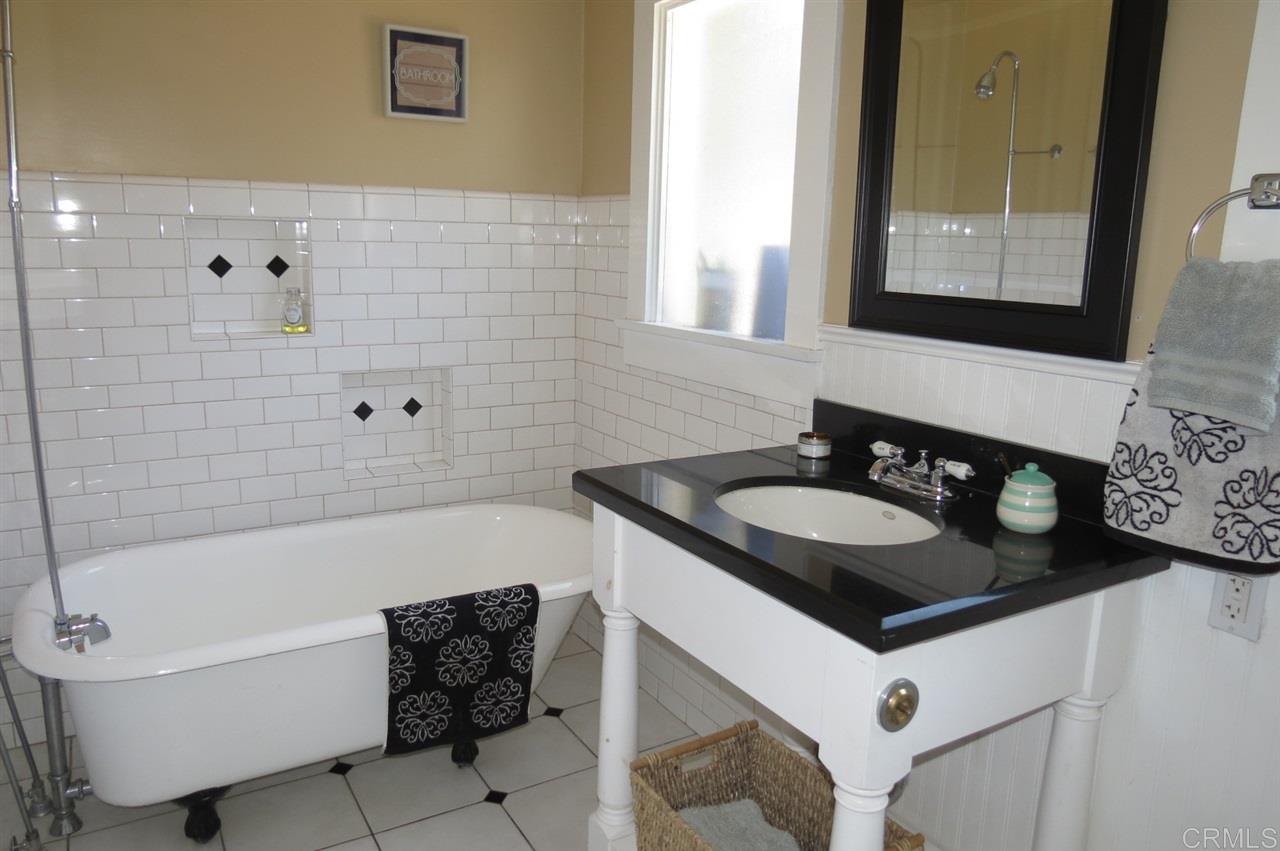 409 South Tulip Street Escondido, CA 92025 - Photo 5 of 25