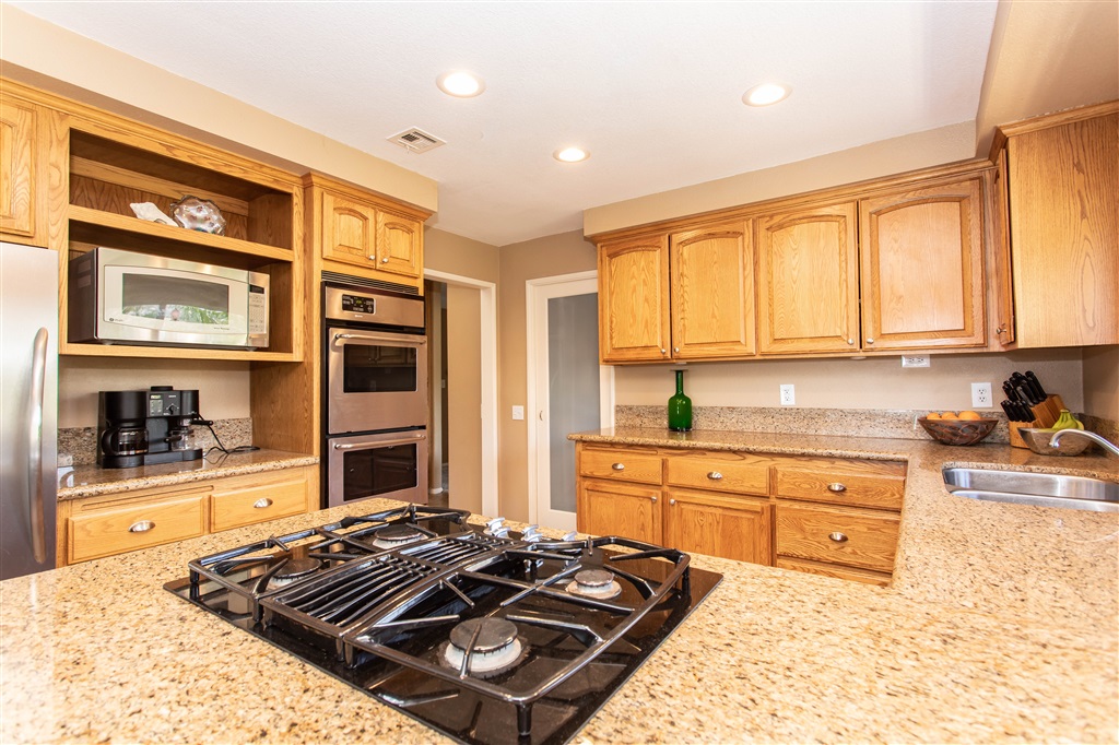 654 Stewart Canyon Road Fallbrook, CA 92028 - Photo 8 of 25 Gallery Image 8