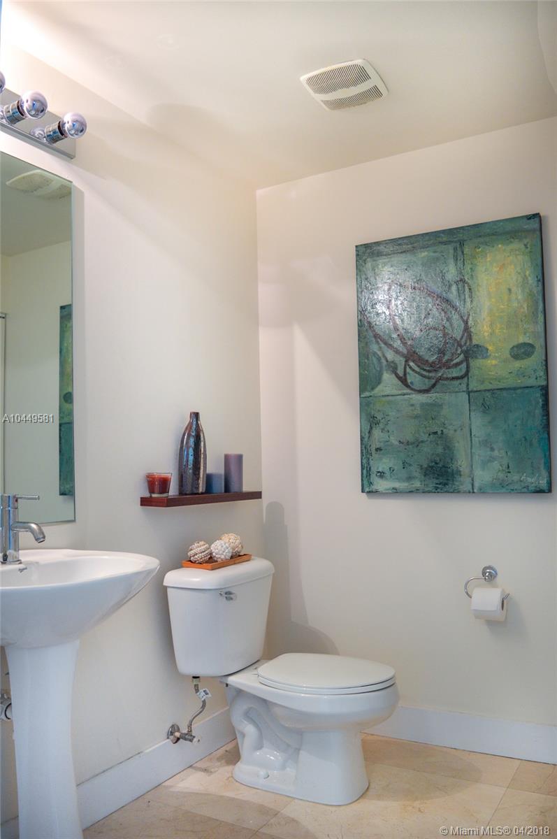 888 Biscayne Boulevard, Unit 2802 Miami, FL 33132 - Photo 4 of 21