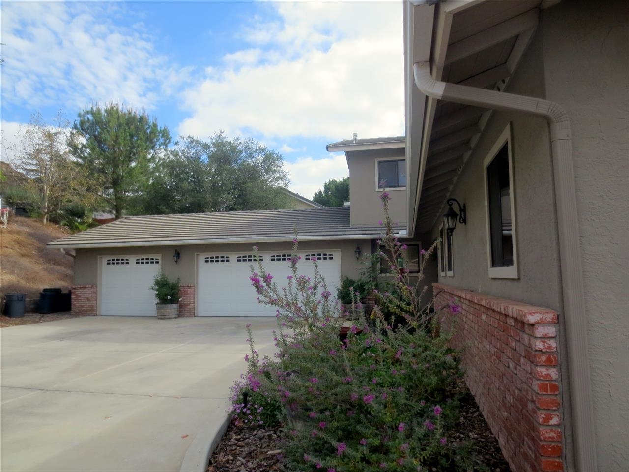 24359 Rutherford Road Ramona, CA 92065 - Photo 4 of 25 Three cars, separated 2 + 1
