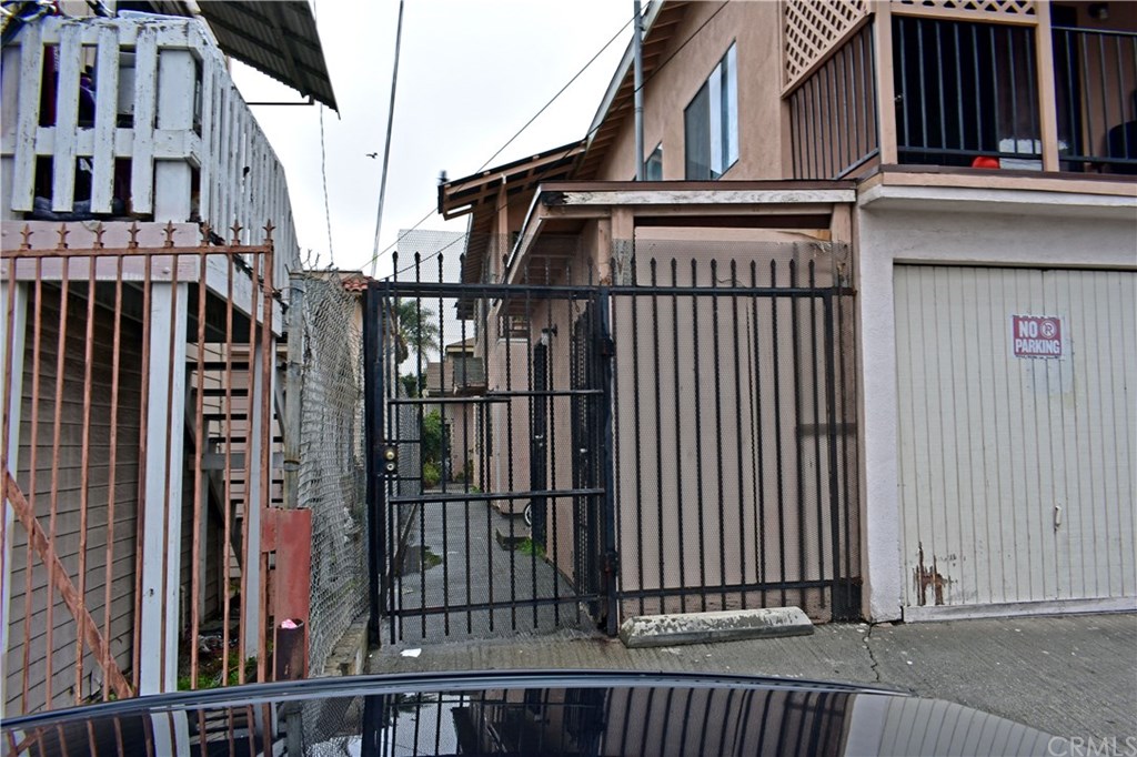 1557 Pine Avenue Long Beach, CA 90813 - Photo 4 of 4