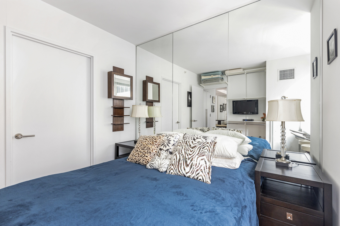 60 East 55th Street, Unit 15B Manhattan, NY 10022 - Photo 7 of 10