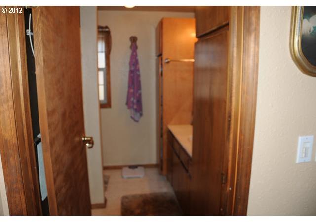 81201 Shadybrook Road Tygh Valley, OR 97063 - Photo 7 of 12 Gallery Image 7