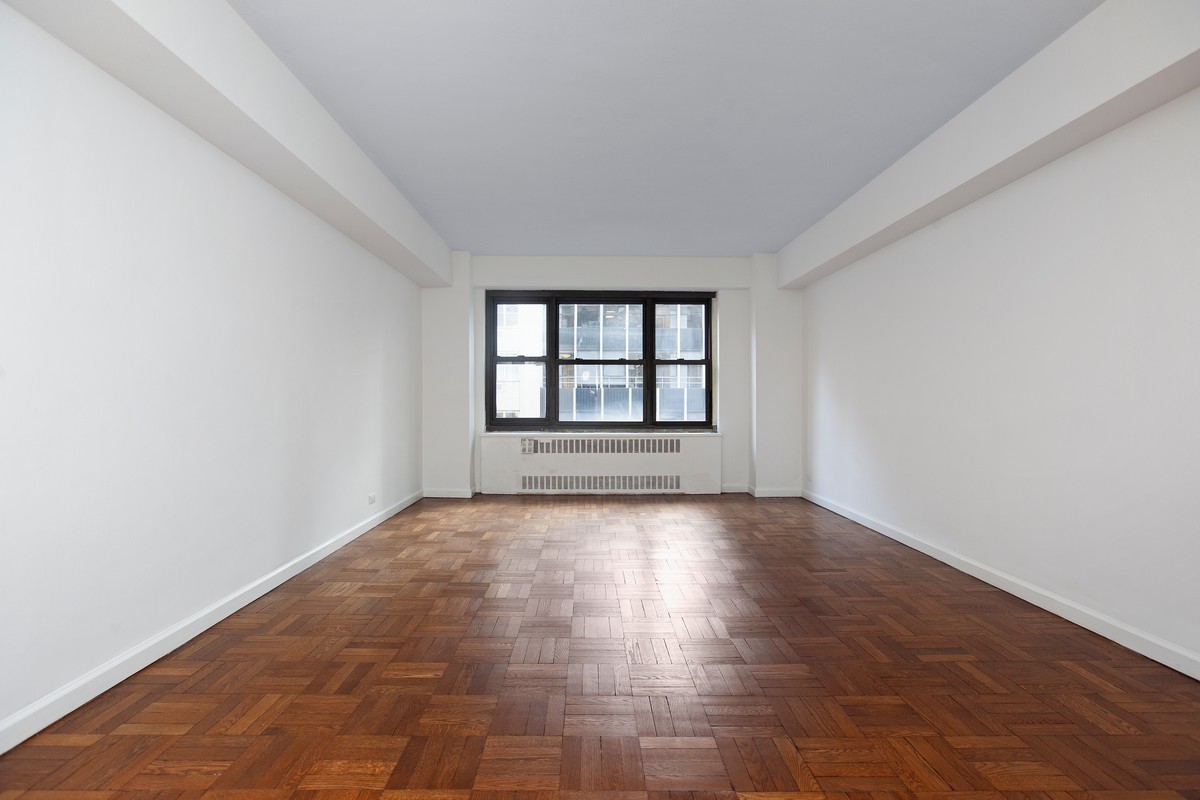 135 East 54th Street, Unit 10C Manhattan, NY 10022 - Photo 2 of 11