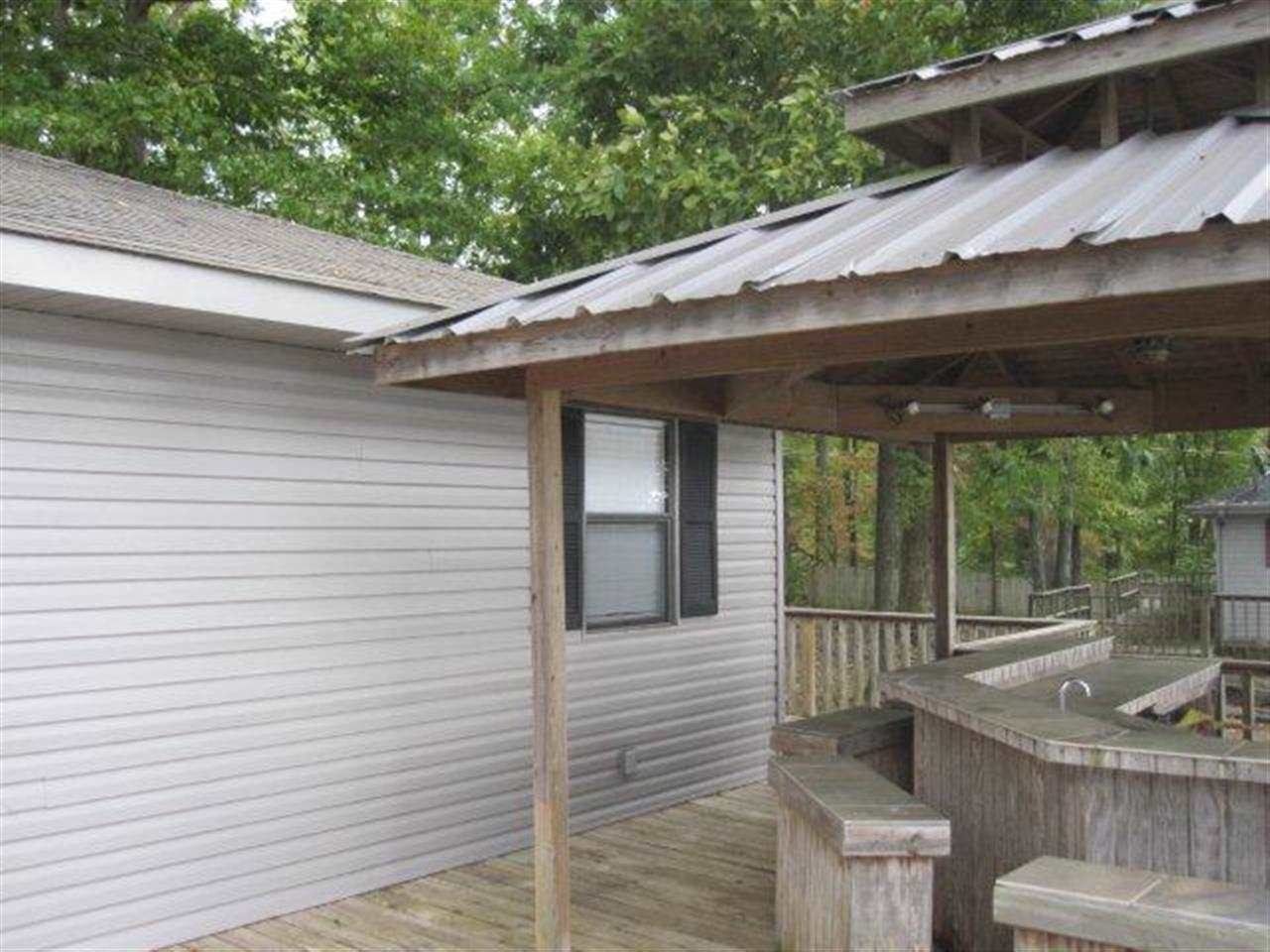 435 Sunset Beach Road Florence, AL 35633 - Photo 8 of 17