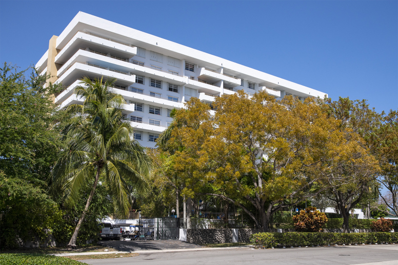 COMMODORE CLUB WEST 155 Ocean Ln Dr, Key Biscayne, FL 33149 - Photo 2 of 2