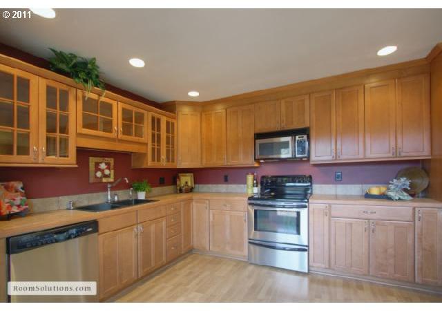 2721 Southwest Ridge Drive Portland, OR 97219 - Photo 9 of 16 Gallery Image 9