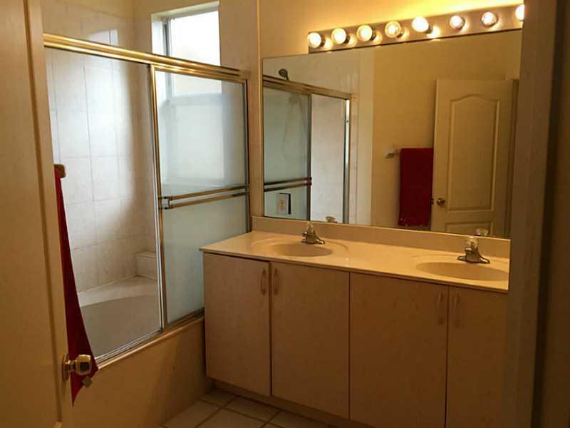2312 Northeast 37th Road Homestead, FL 33033 - Photo 9 of 10