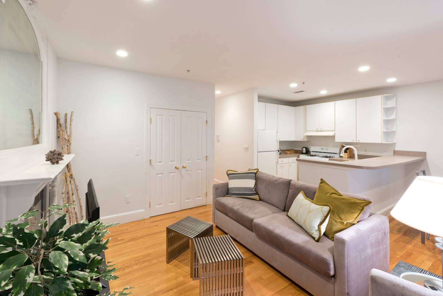 140 Boylston Street, Unit 10 Boston, MA 02116 - Photo 2 of 8