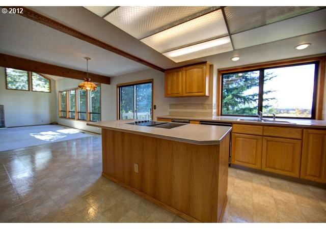 7620 Southwest Rood Bridge Road Hillsboro, OR 97123 - Photo 4 of 16