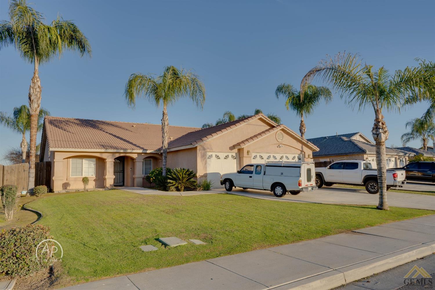 6902 Akers Road Bakersfield, CA 93313 - Photo 2 of 24