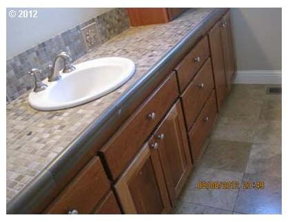 1052 Northwest Rimrock Drive Redmond, OR 97756 - Photo 10 of 14 Gallery Image 10