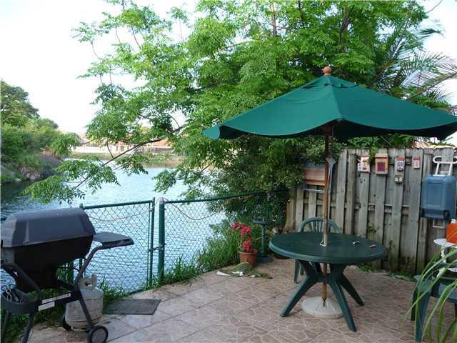 Kendale Lakes Miami, FL 33183 - Photo 3 of 5