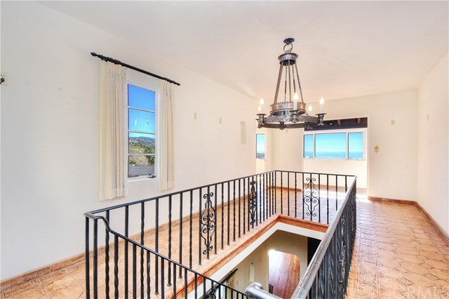 250 High Drive Laguna Beach, CA 92651 - Photo 12 of 29