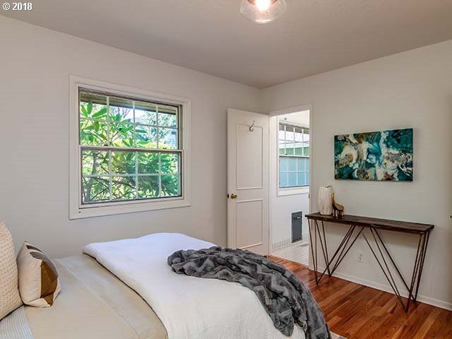 5251 Southwest Dosch Road Portland, OR 97239 - Photo 19 of 26 Gallery Image 19