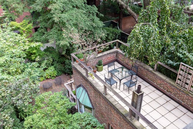 $7,400,000 | 39 Charlton St | Hudson Square