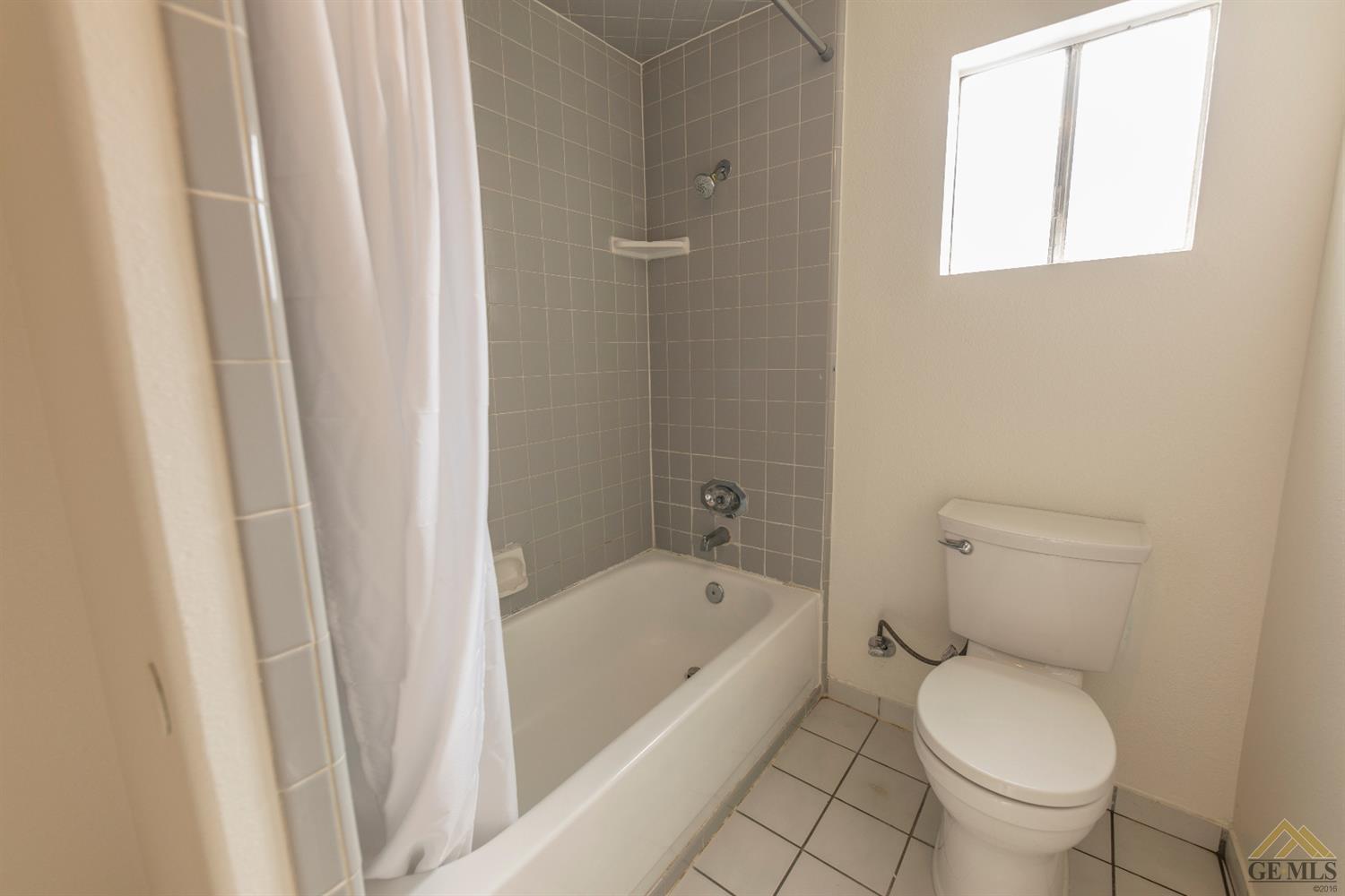 710 McKee Road Bakersfield, CA 93307 - Photo 31 of 40 Gallery Image 31