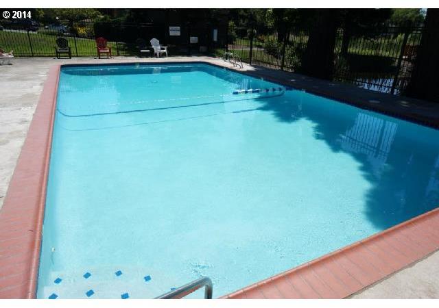 12604 Northwest Barnes Road, Unit 5 Portland, OR 97229 - Photo 4 of 16 Gallery Image 4