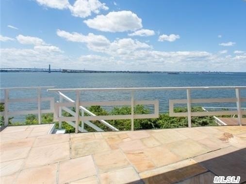 18 Sinclair Drive Great Neck, NY 11024 - Photo 4 of 20