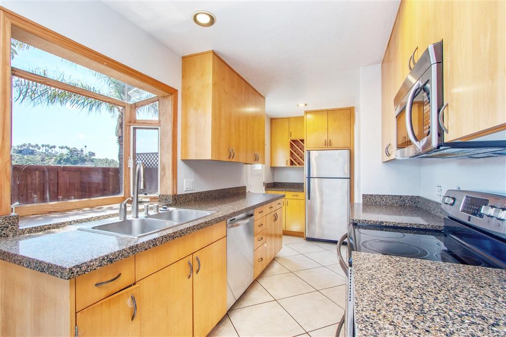 481 Bay Meadows Way Solana Beach, CA 92075 - Photo 10 of 25