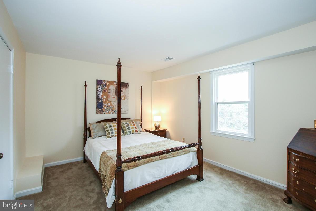 8712 Seven Locks Road Bethesda, MD 20817 - Photo 18 of 29